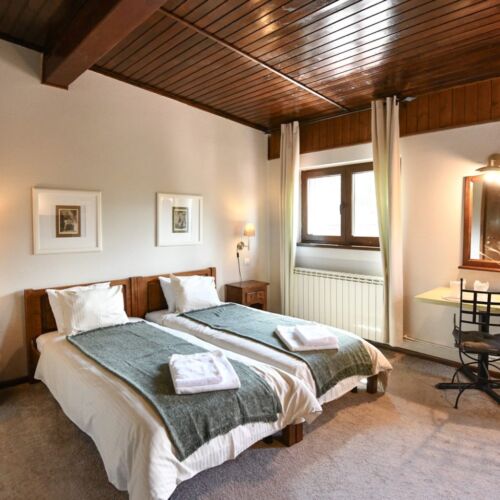 Erdgeschosses Zweibettzimmer Obergeschoss (Zusatzbett möglich)