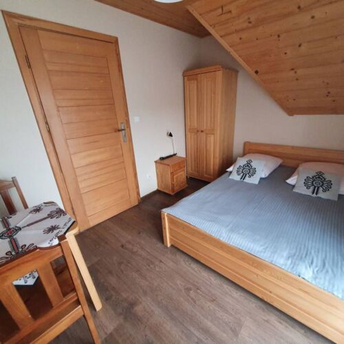 Pokoj s manželskou postelí