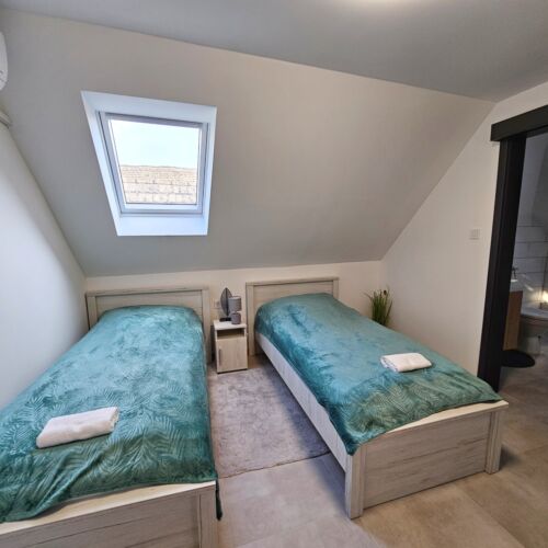 Emeleti Standard kétágyas szoba