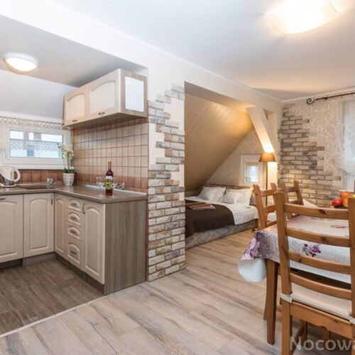 Apartament cu aer condiționat cu duș pentru 6 pers.