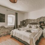 Hegyekre néző földszinti 2 fős apartman 1 hálótérrel