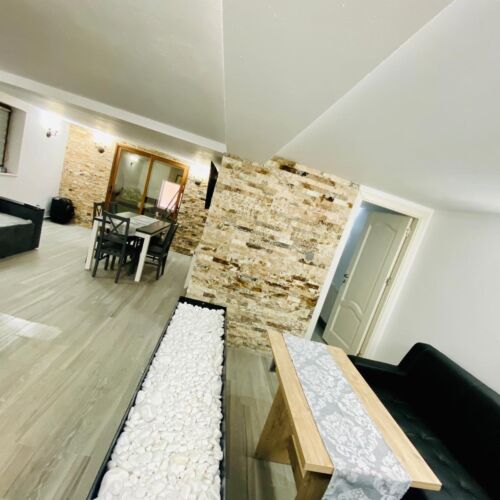 Cabană tourist întreaga unitate pentru 17 pers. (se inchirieaza doar integral)