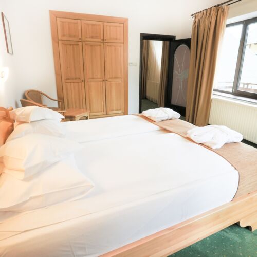 Suita junior cu 2 camere pentru 4 pers.