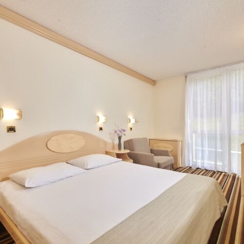 Camera twin classic spre mare