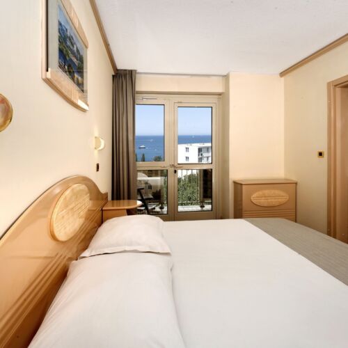 Camera twin cu balcon spre mare