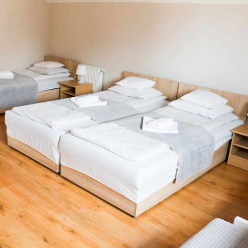 Vierbettzimmer mit Terasse und Eigner Küche