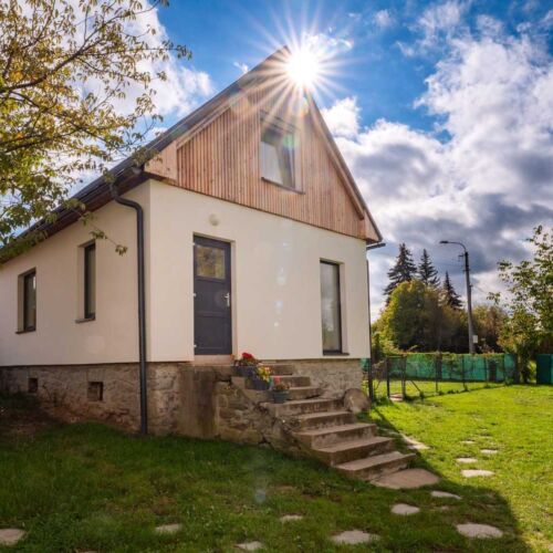 Rekreační dům (jako celek) se sprchou s privátní koupelnou mimo apartmán pro 4 os.