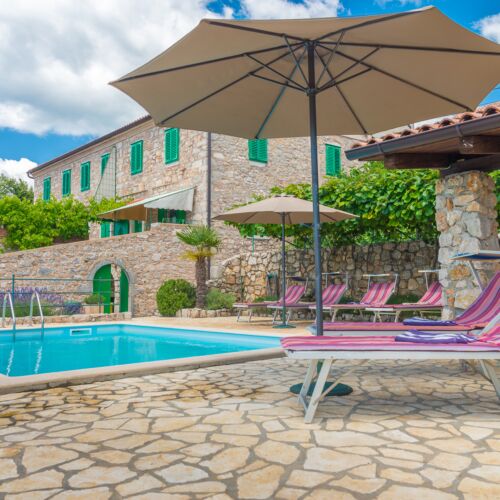 Sea View Holiday Home for 6 Persons 