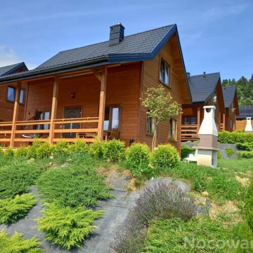 Domek drewniany 7-osobowy z tarasem z widokiem na jezioro