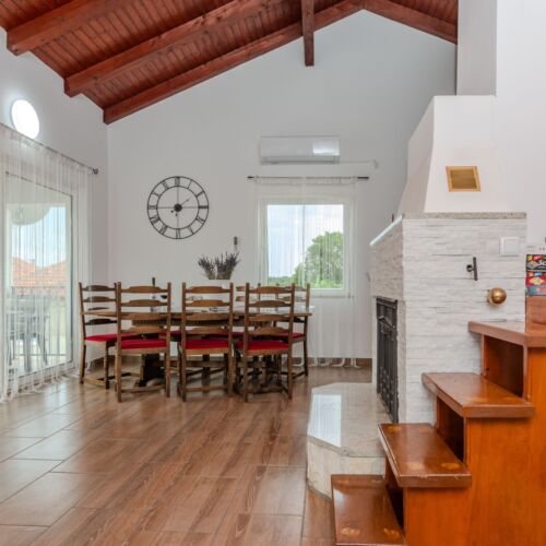 Casă de vacanță family întreaga unitate pentru 8 pers. (se inchirieaza doar integral)