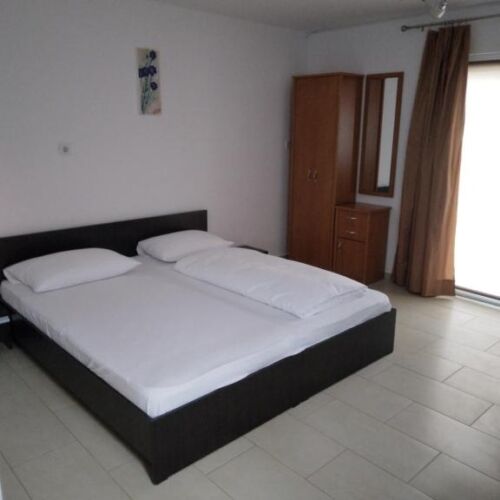 Întreaga unitate pentru 12 pers. (se inchirieaza doar integral)