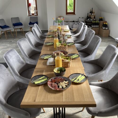 Întreaga unitate exclusive cu vedere spre munte pentru 10 pers. (se inchirieaza doar integral)