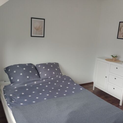 Apartament la etaj cu vedere spre munte cu 2 camere pentru 4 pers.