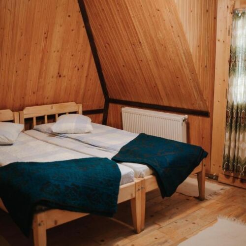 Cabană pentru 10 pers. (se inchirieaza doar integral)