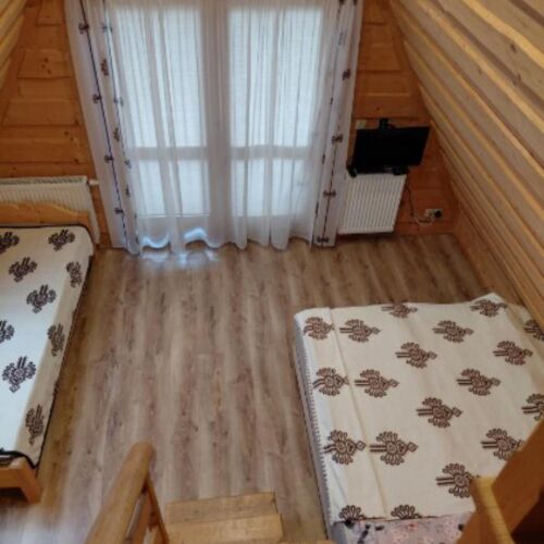 Pokój 4-osobowy z antresolą z widokiem na góry