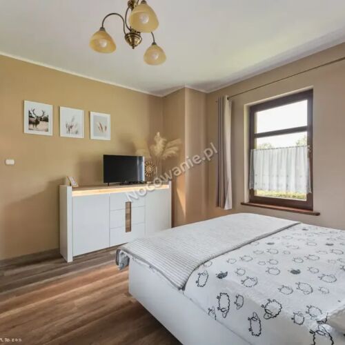 Camera tripla studio la etaj