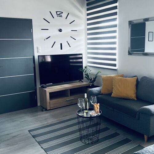 Apartament gold la etaj cu 2 camere pentru 4 pers.