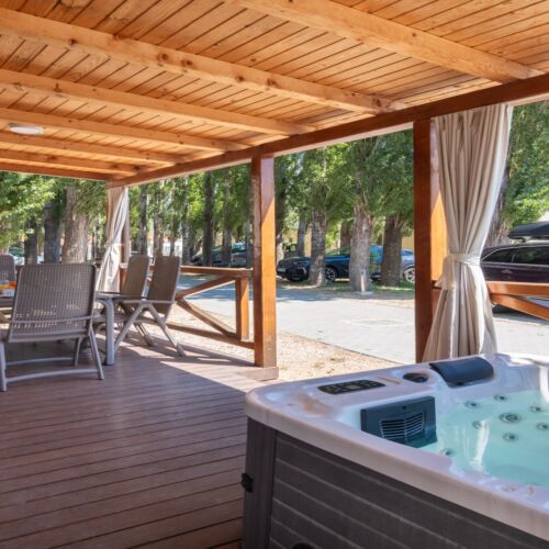 Deluxe Roubenka (jako celek) pro 6 os. s částečným výhledem na moře