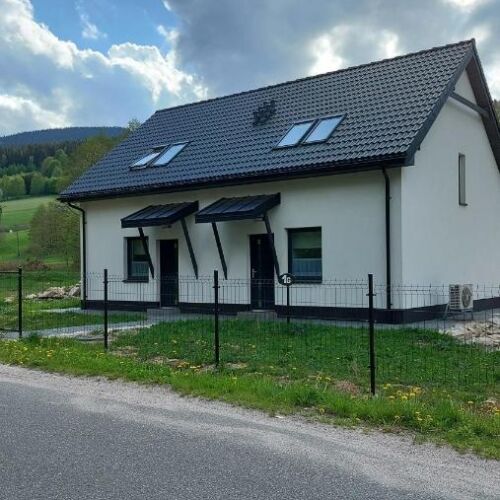 Casă de vacanță cu chicinetă proprie cu vedere spre munte pentru 6 pers. (se inchirieaza doar integral)