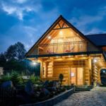 Domek drewniany 6-osobowy z balkonem