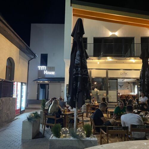 Camera dubla la etaj