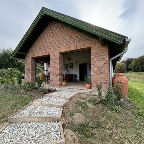 Suita s terasou pro 4 os. se 2 ložnicemi s výhledem do zahrady