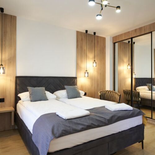 Apartament lux la parter cu 1 camera pentru 2 pers.