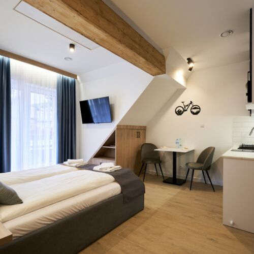 Apartament premier la etaj cu 1 camera pentru 2 pers.