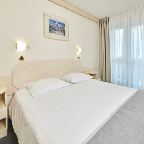 Camera twin cu balcon spre mare