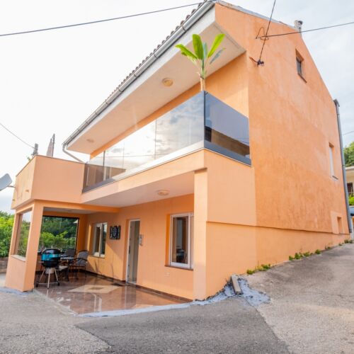 Sa terasom Obiteljski za 7 osoba(e) kuća za odmor (mogućnost dodavanja pomoćnog kreveta)