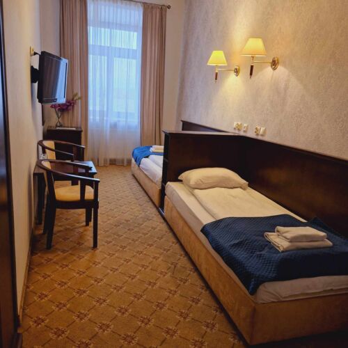 Twin Room ensuite with Flat Screen Tv