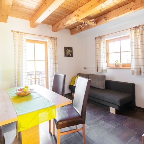 3-Zimmer-Apartment für 5 Personen Obergeschoss mit Aussicht auf die Berge (Zusatzbett möglich)