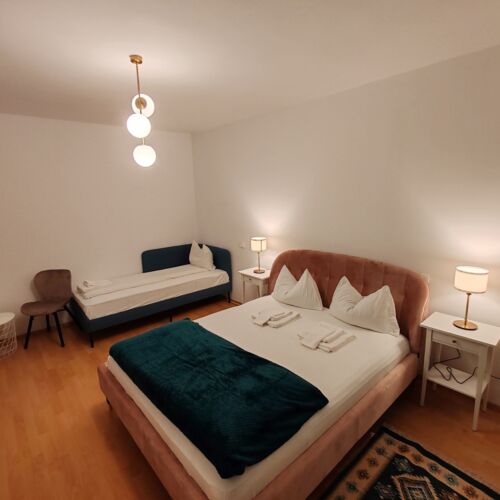 Camera tripla deluxe gold