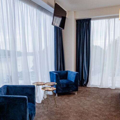 Camera dubla exclusive la etaj (se poate solicita pat suplimentar)