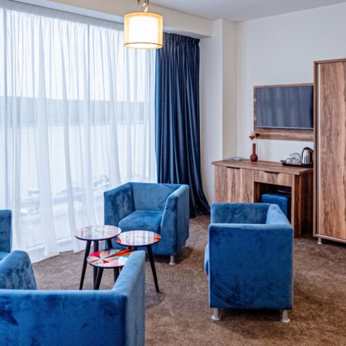 Apartament lux la etaj cu 2 camere pentru 4 pers.