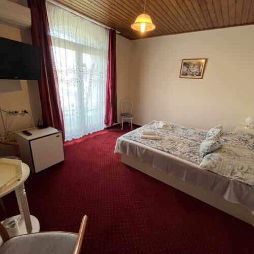 Upstairs Balcony Triple Room