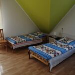 Pokoj s balkónem with shared bathroom pro 4 os.