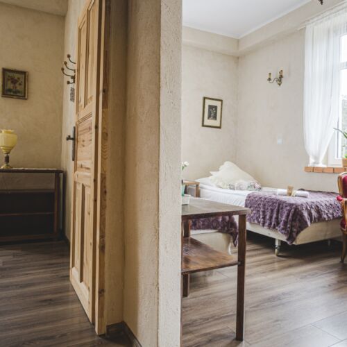 Apartament 4-osobowy na piętrze z widokiem na góry z 2 pomieszczeniami sypialnianymi (możliwa dostawka)