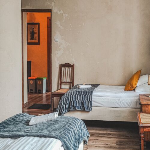 Apartament 4-osobowy na piętrze z widokiem na góry z 2 pomieszczeniami sypialnianymi (możliwa dostawka)