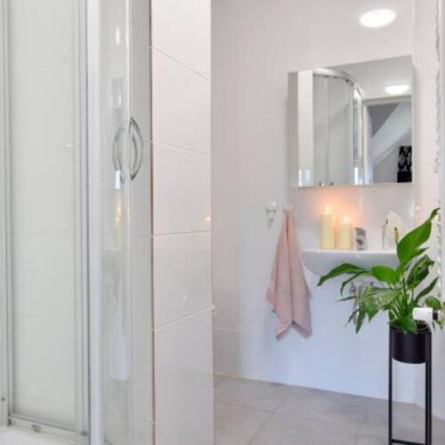 Pokój 4-osobowy z balkonem z łazienką