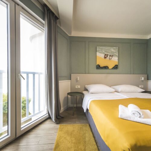 Camera dubla standard cu vedere spre mare