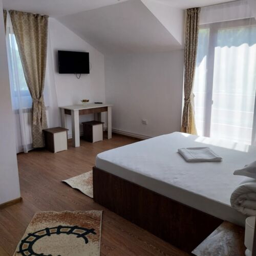 Pokoj s manželskou postelí