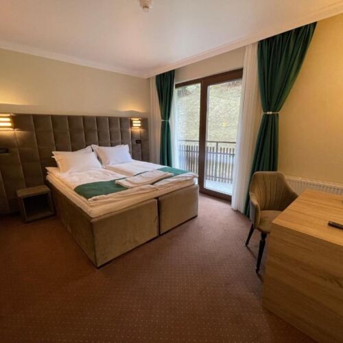 Camera dubla deluxe cu balcon