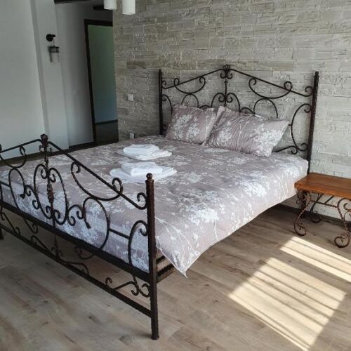 Pokoj s manželskou postelí