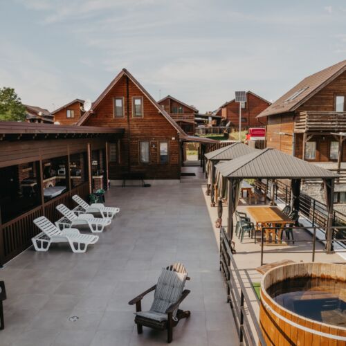 Deluxe Pool Side House for 24 Persons