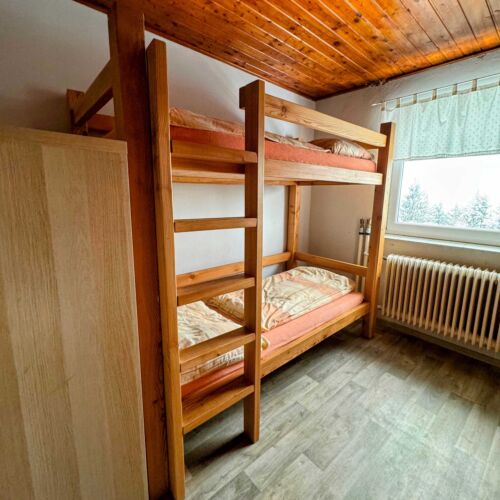 Šestilůžkový pokoj se společnou koupelnou