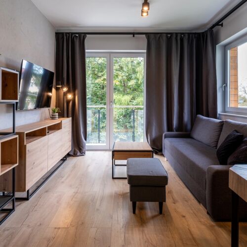 Apartament 4-osobowy z balkonem z 2 pomieszczeniami sypialnianymi