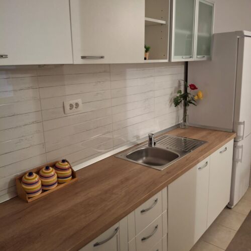 Klimatiziran Prizemni apartman za 4 osoba(e) sa 2 spavaće(om) sobe(om)