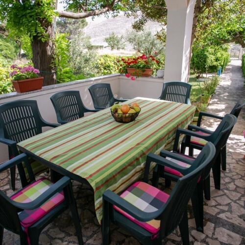 Apartament 9-osobowy na parterze z widokiem na ogród z 3 pomieszczeniami sypialnianymi