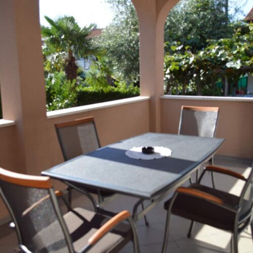 Prizemni Klimatiziran apartman za 3 osoba(e) sa 2 spavaće(om) sobe(om)